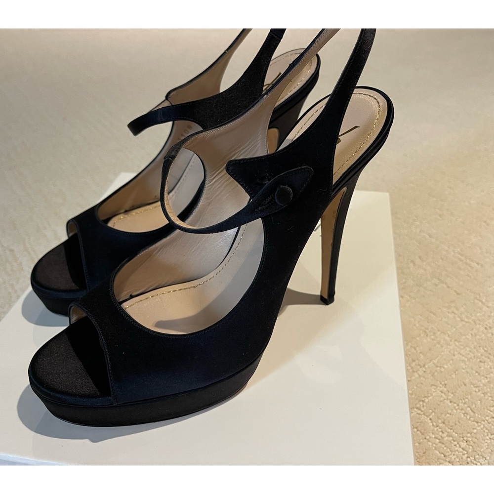 YSL Yces Saint Laurent Tribute 105 Sandal. Black satin platform Raso Seta Nero